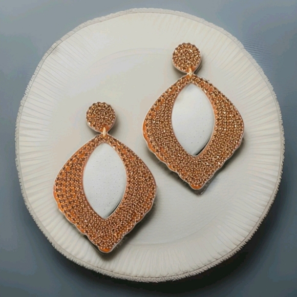 NWT Chicos Shimmery Moroccan Gold Drop Hoop Earrings - Picture 5 of 10